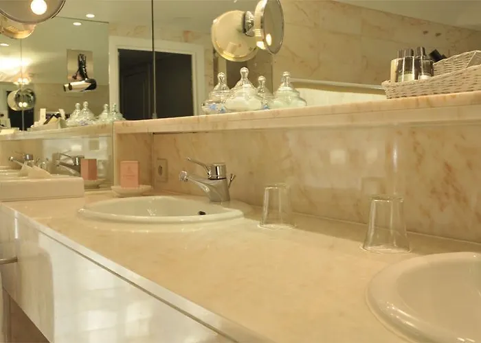 Du Moulin Hideux Bouillon